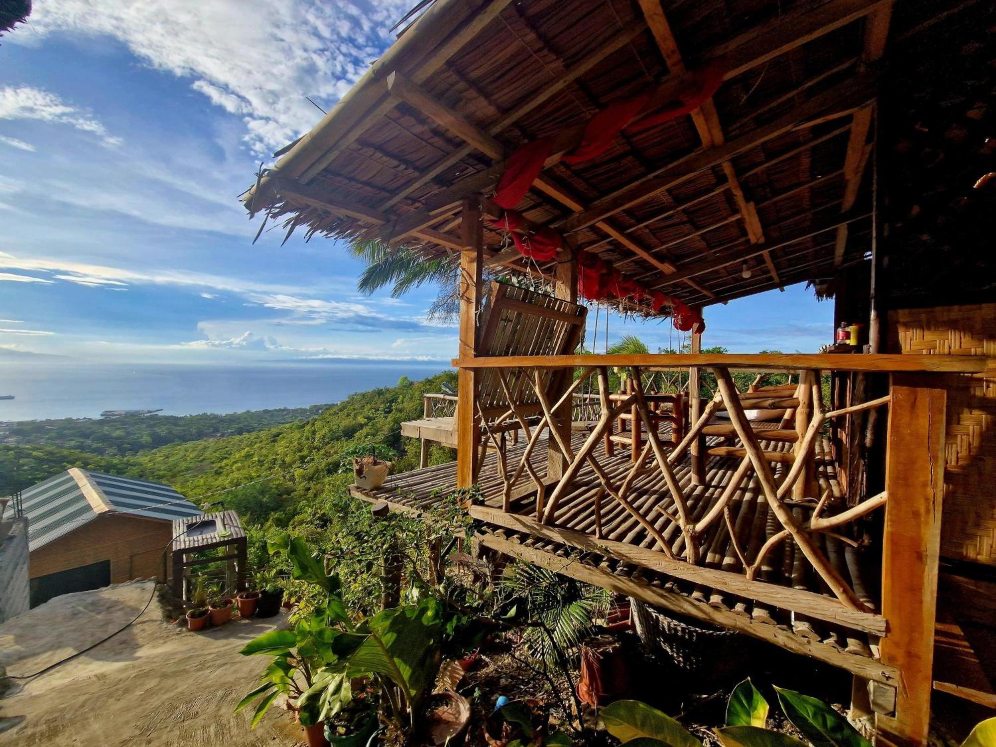Thornton'S Sea View Cafe & Guesthouse Siquijor Exterior photo