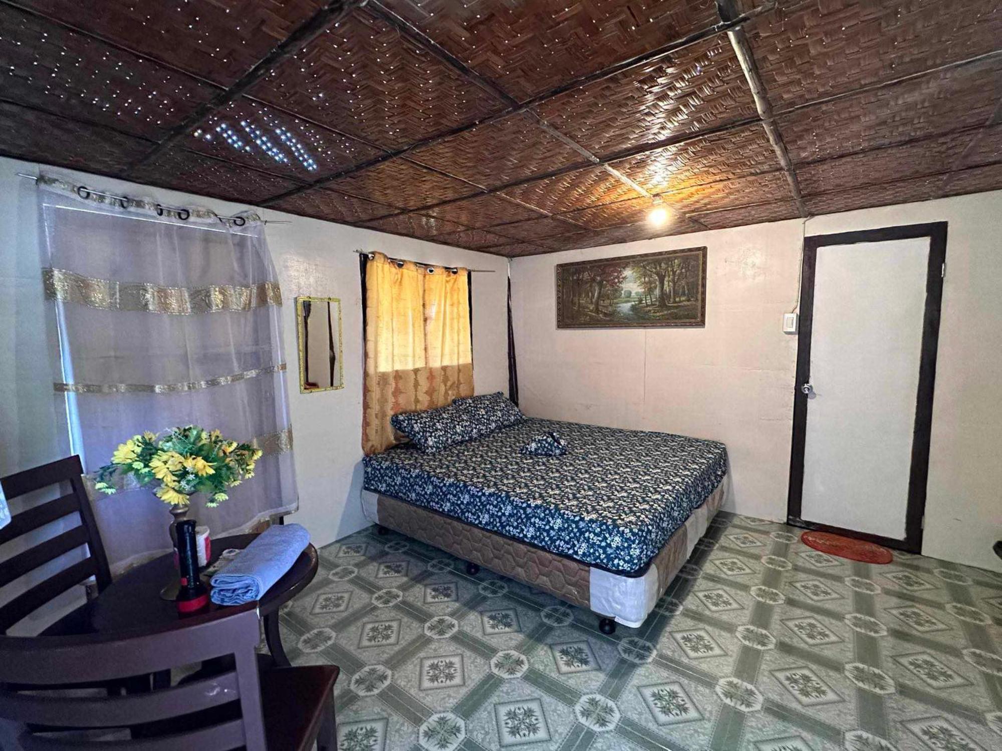 Thornton'S Sea View Cafe & Guesthouse Siquijor Exterior photo