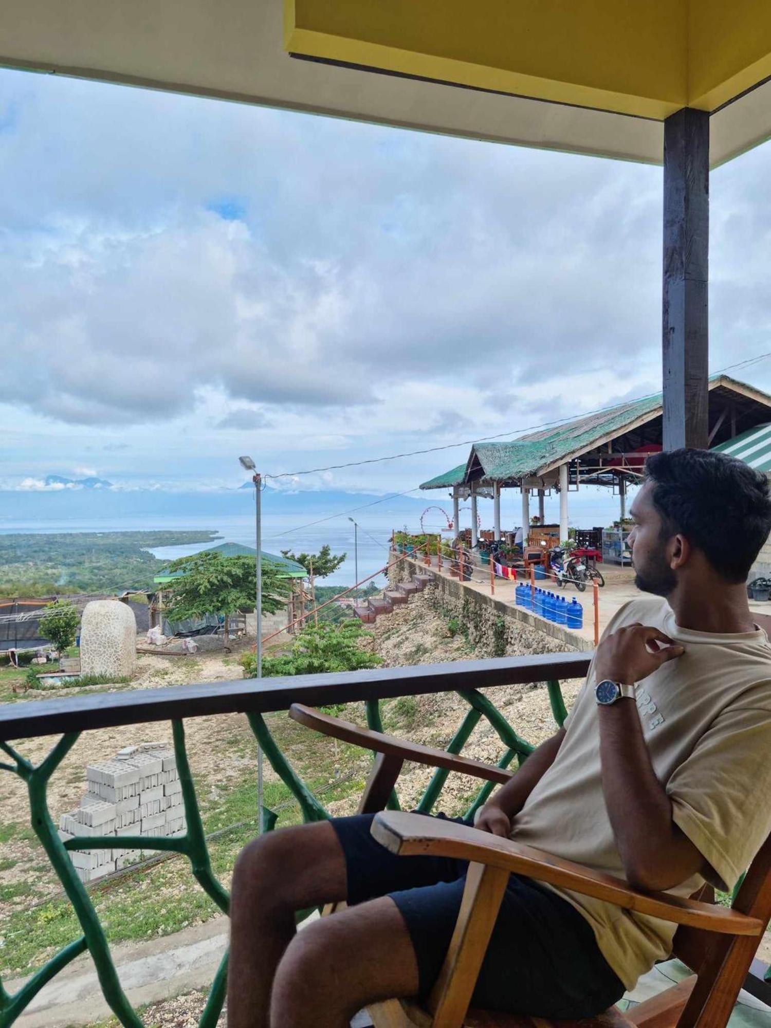 Thornton'S Sea View Cafe & Guesthouse Siquijor Exterior photo